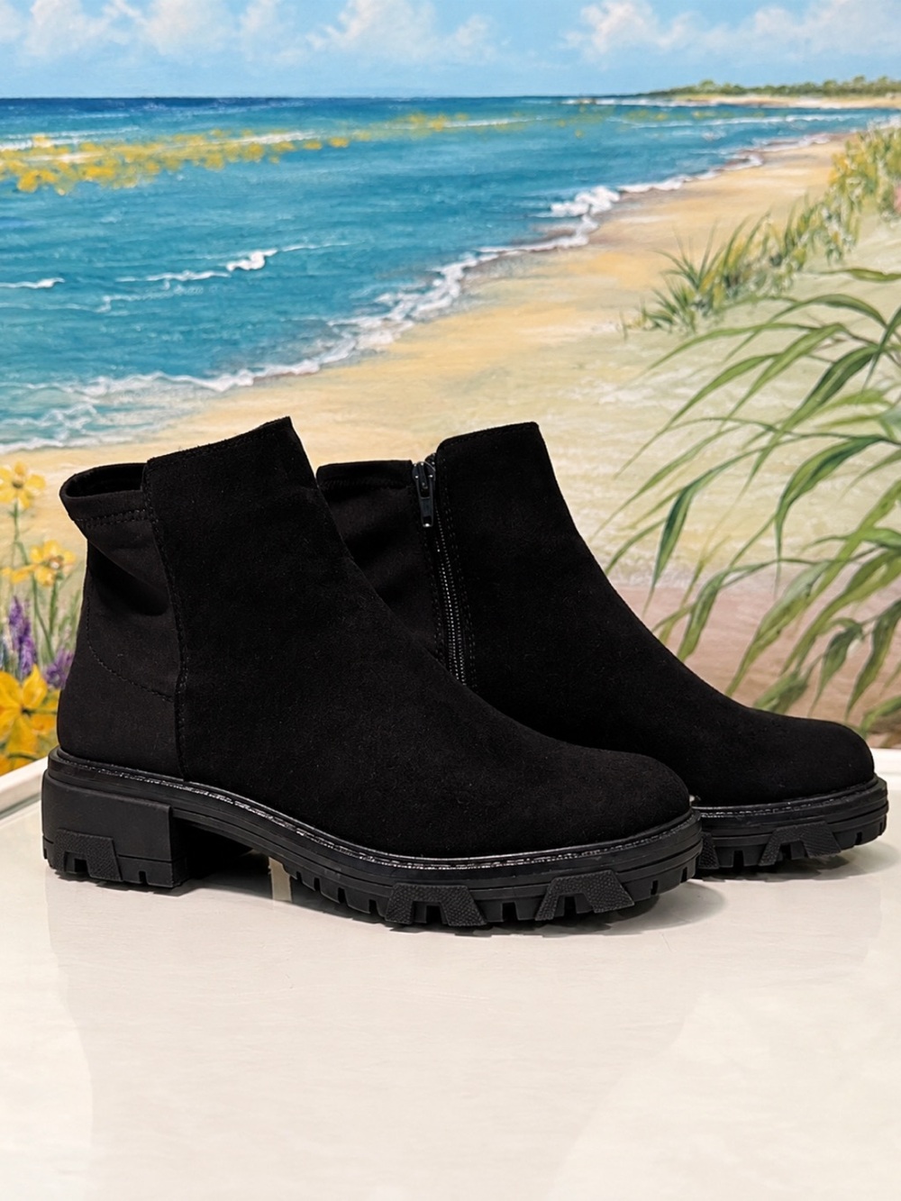 Unisa Wadi M Black Suede Ankle Booties. Size 9